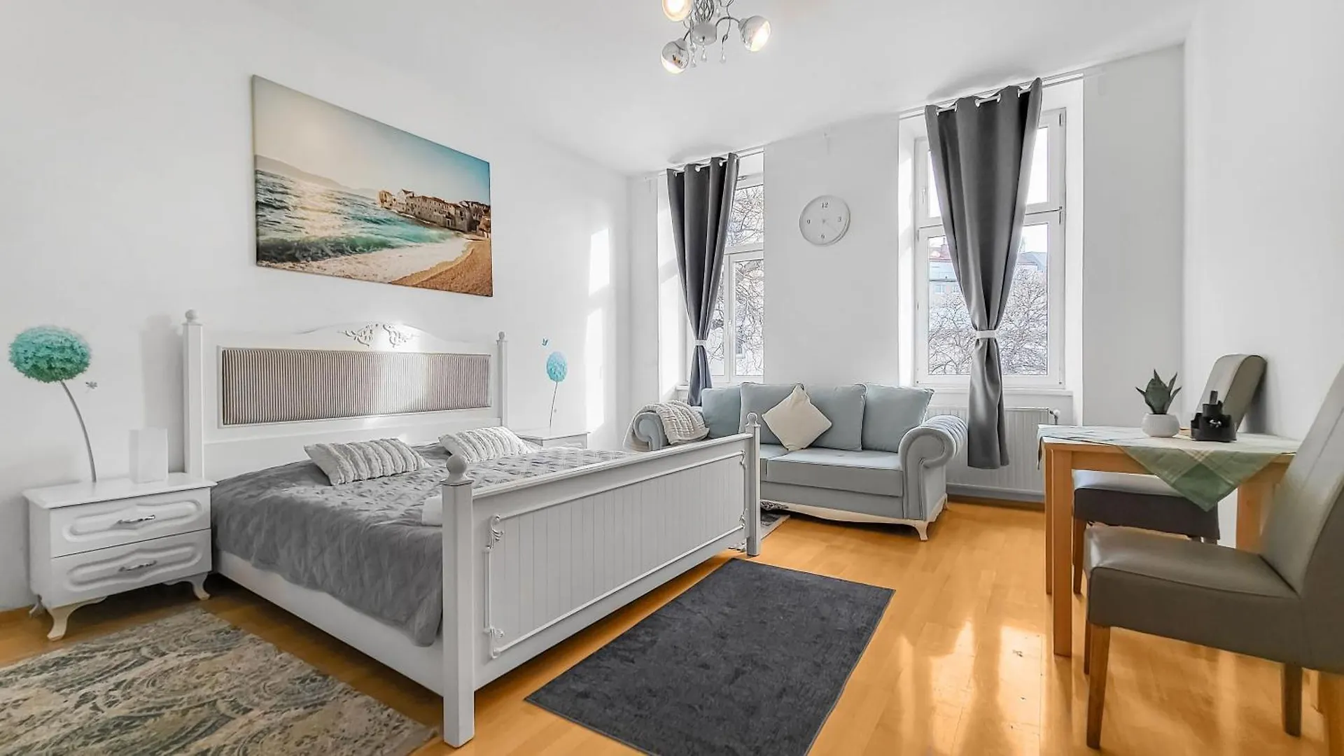 Three-Bedroom Delight, King-Size Beds Vienna