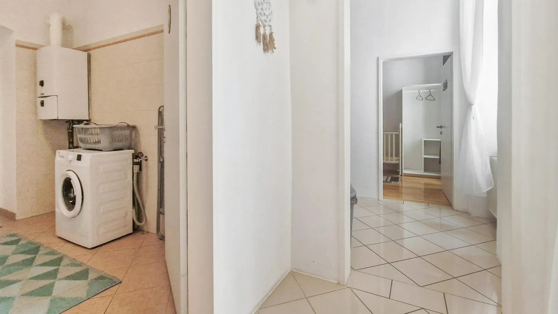 Three-Bedroom Delight, King-Size Beds Vienna 0*,