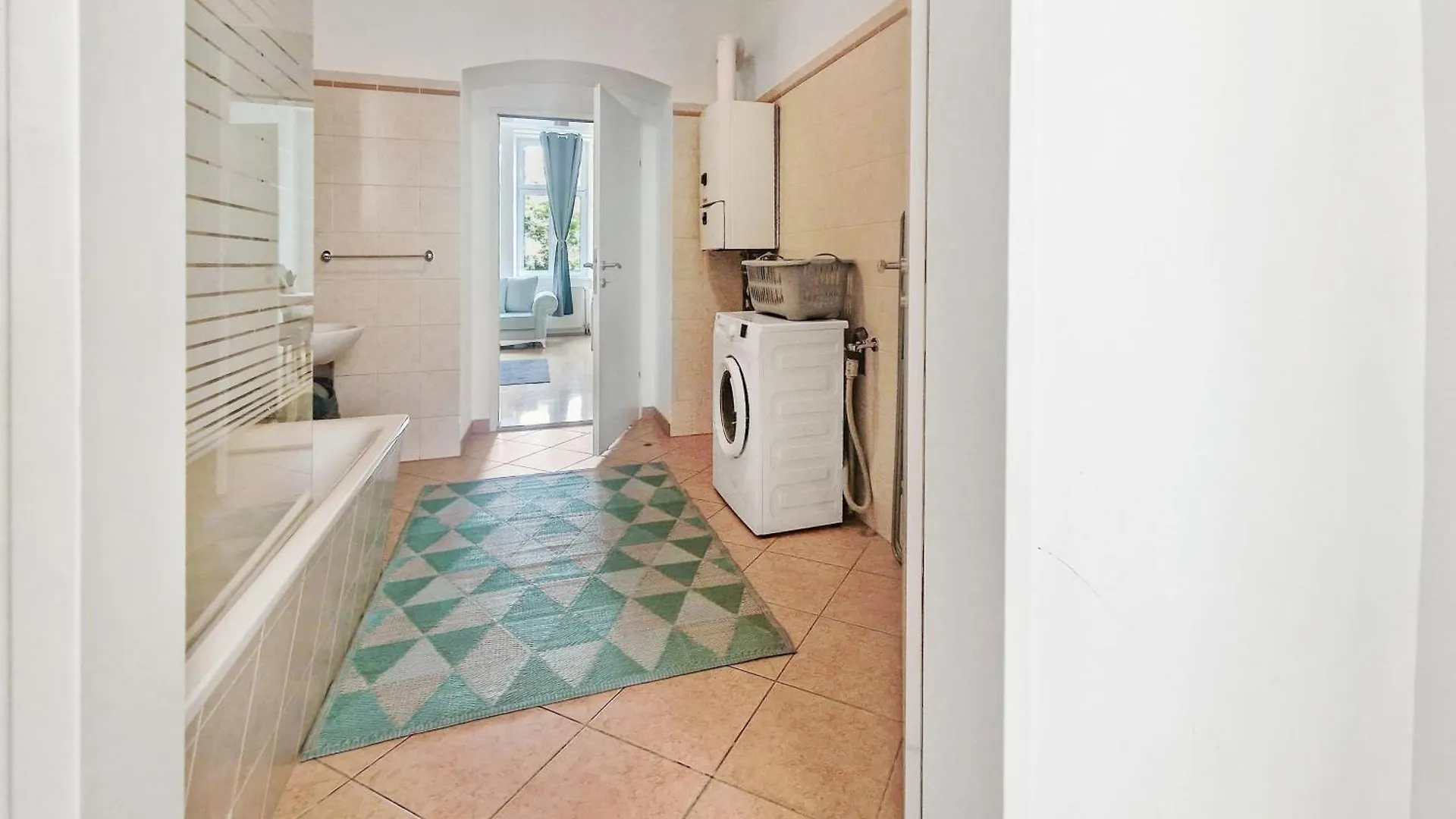 Three-Bedroom Delight, King-Size Beds Vienna