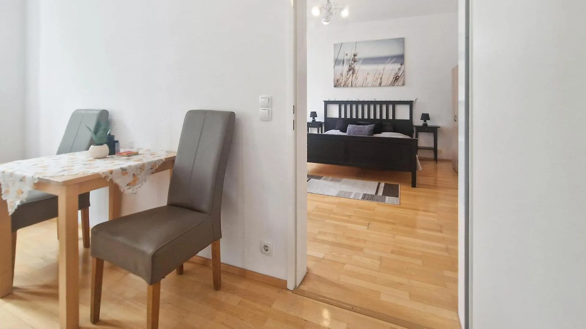 Apartment Three-Bedroom Delight, King-Size Beds Vienna