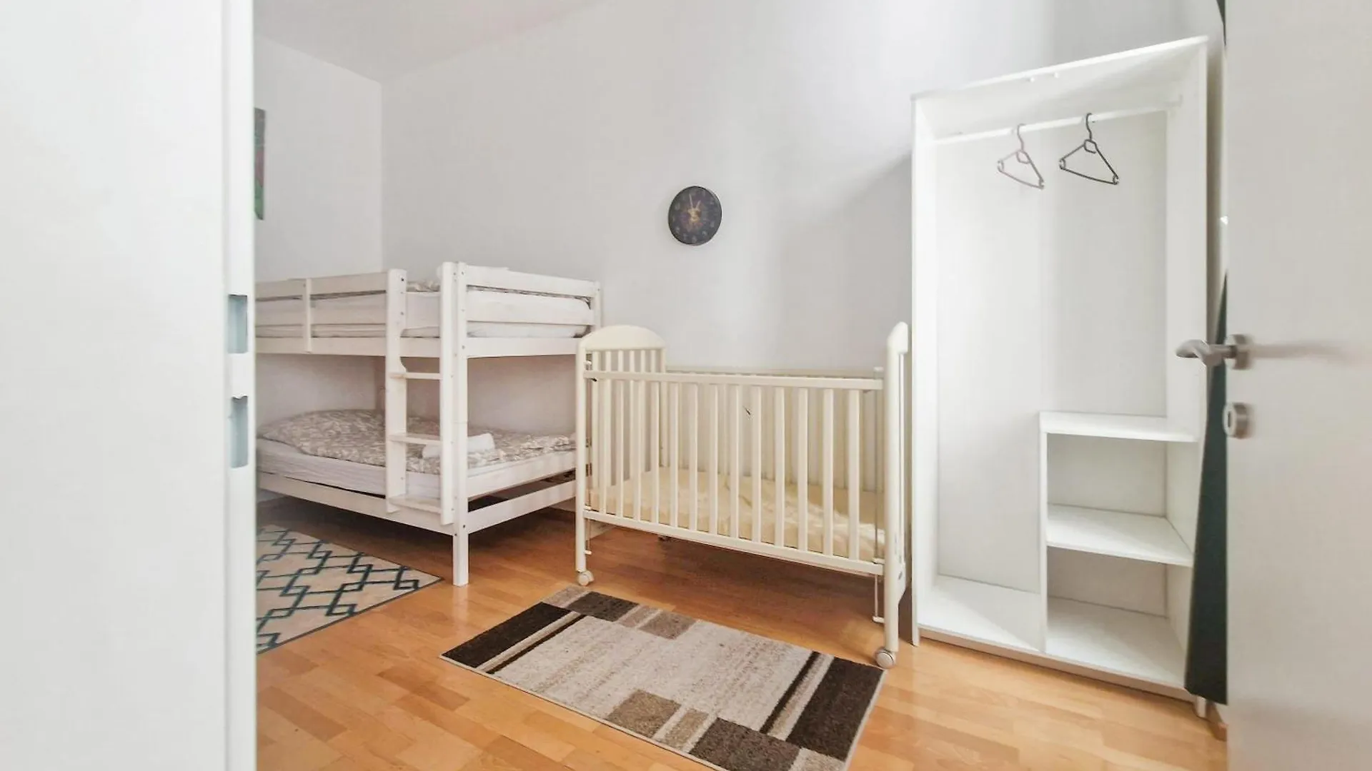 Apartment Three-Bedroom Delight, King-Size Beds Vienna Austria