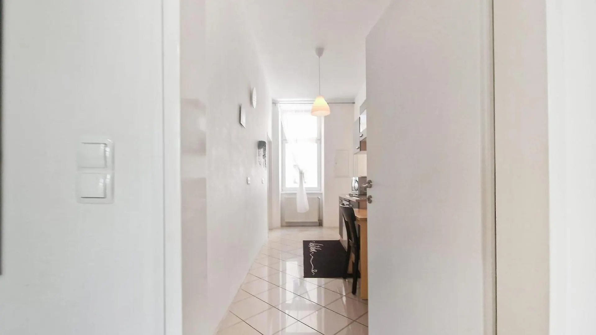 Three-Bedroom Delight, King-Size Beds Vienna Apartment