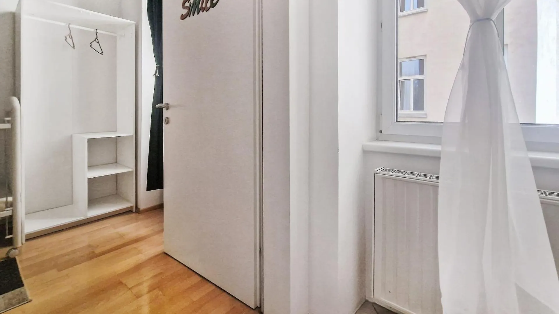 Three-Bedroom Delight, King-Size Beds Vienna Apartment