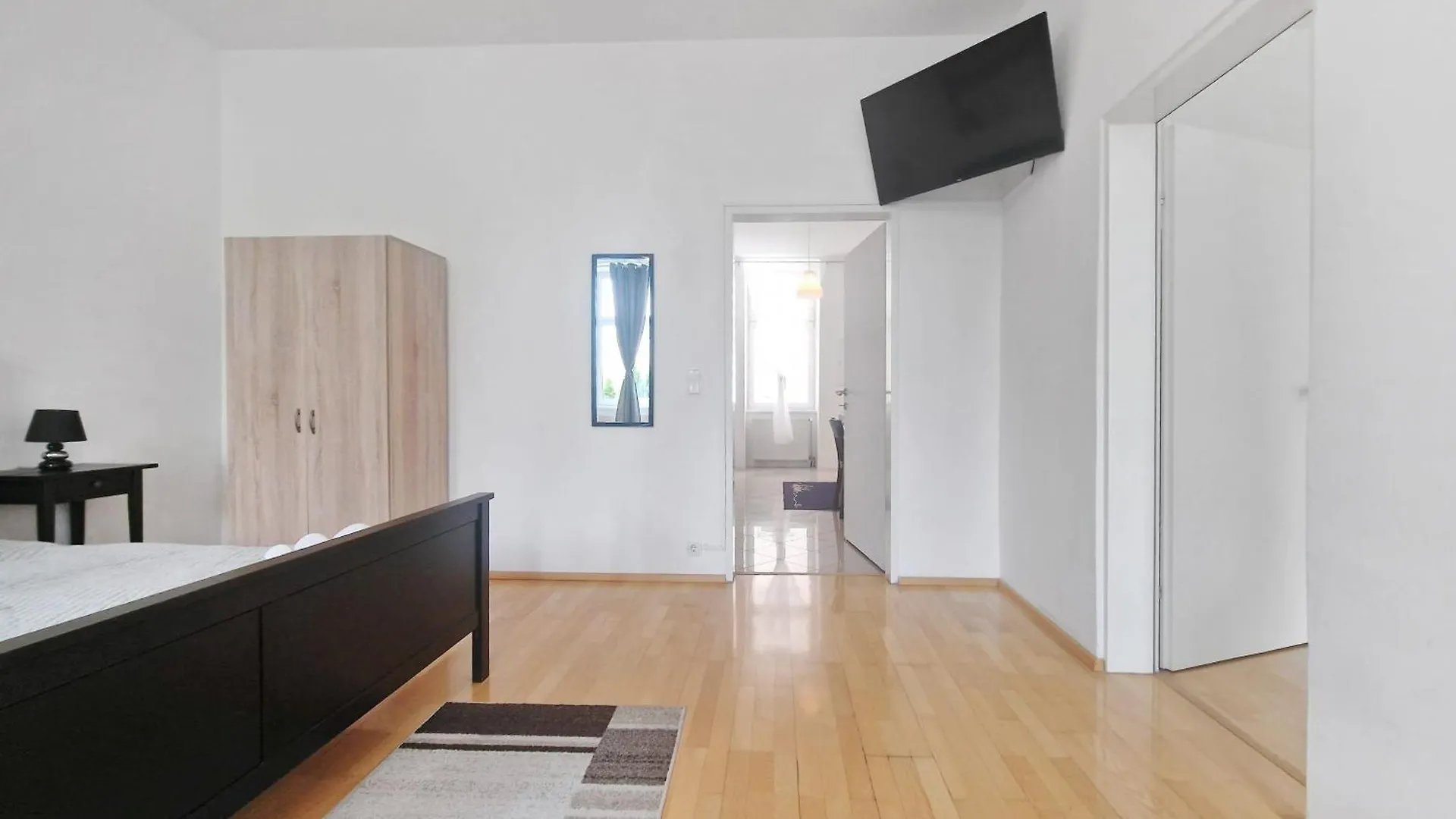 Three-Bedroom Delight, King-Size Beds Vienna 0*,  Austria
