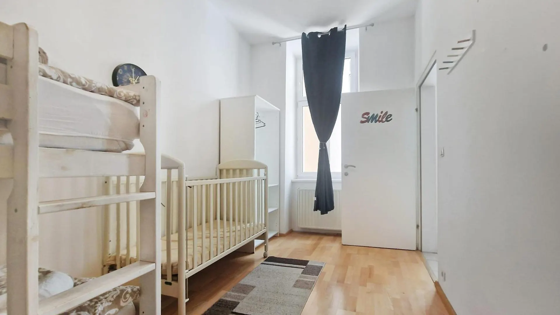 Three-Bedroom Delight, King-Size Beds Vienna