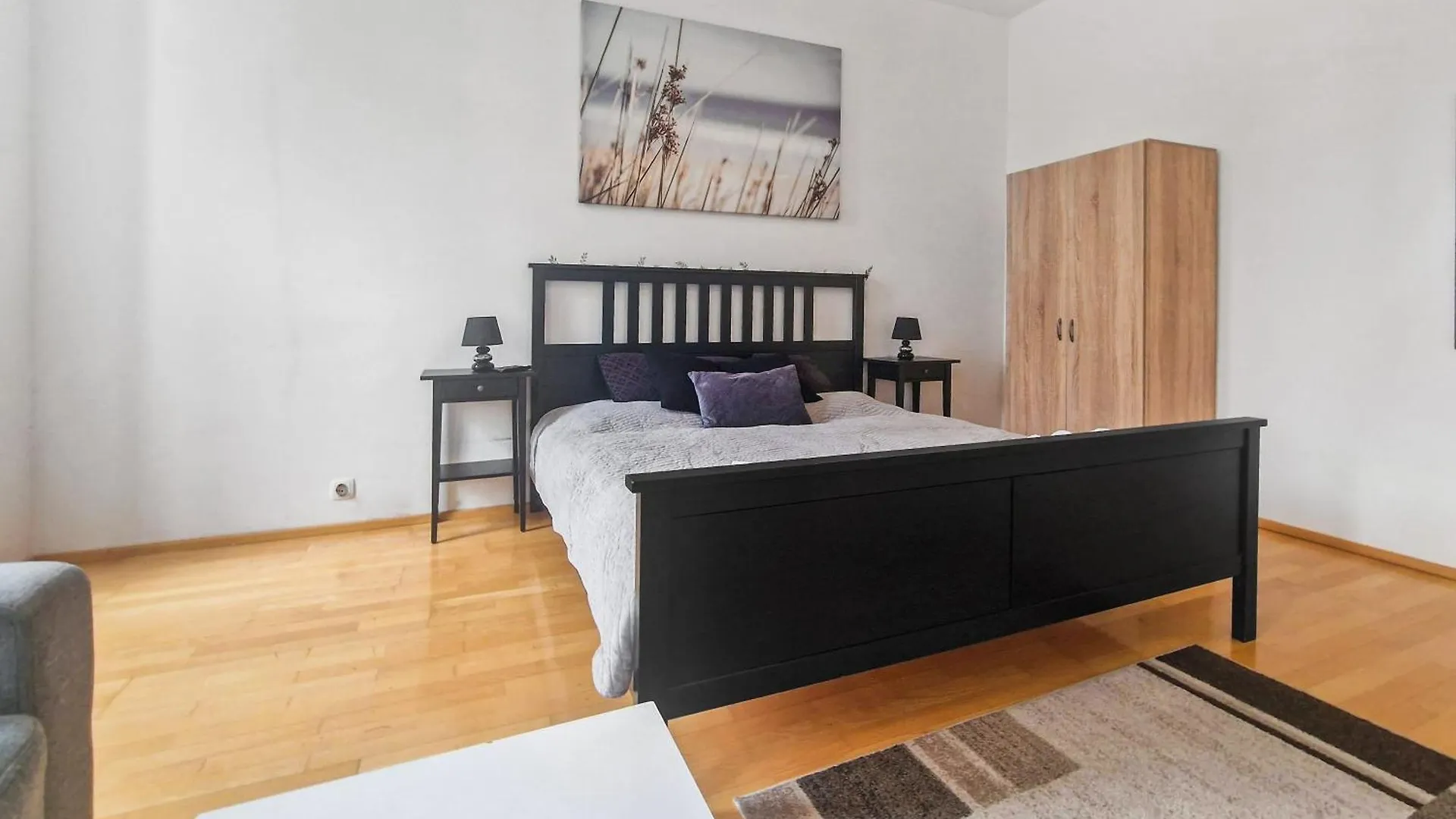 Three-Bedroom Delight, King-Size Beds Vienna