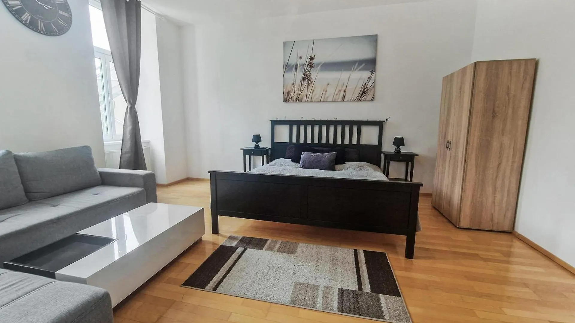 Three-Bedroom Delight, King-Size Beds Vienna Apartment