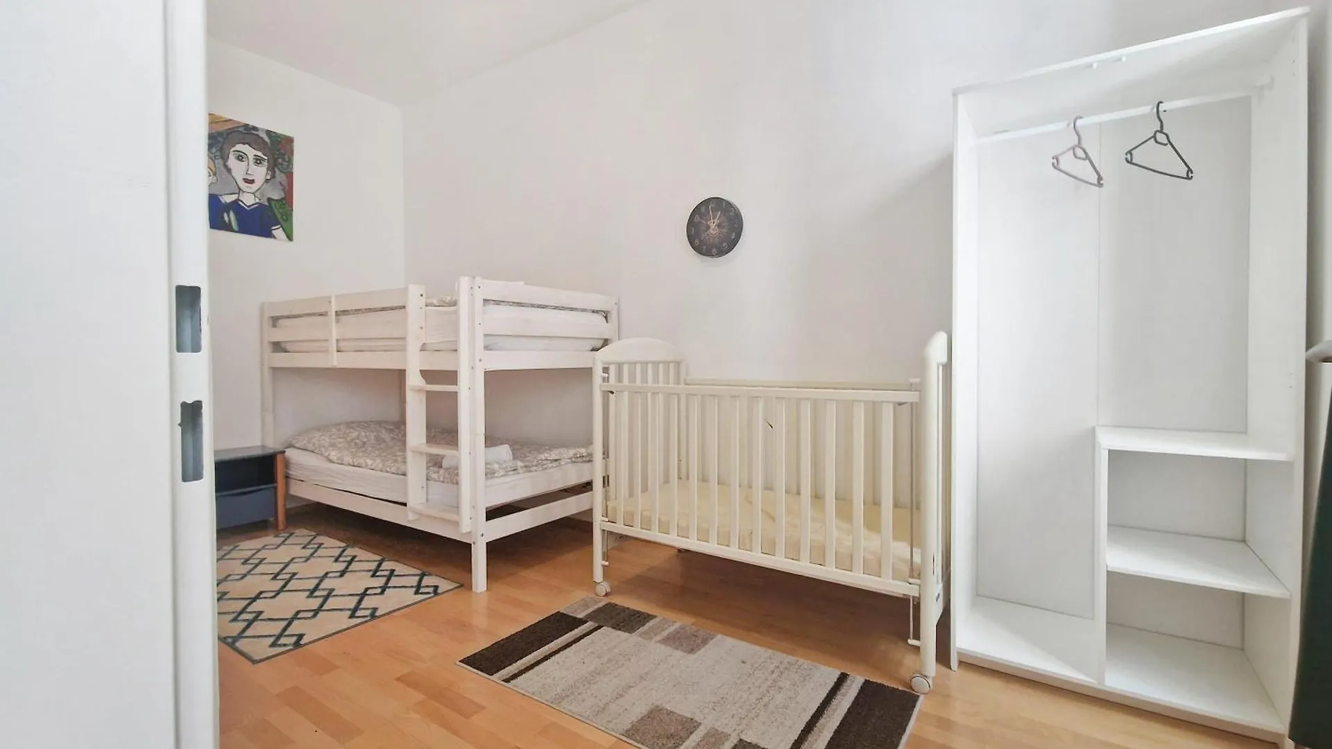 Three-Bedroom Delight, King-Size Beds Vienna Austria