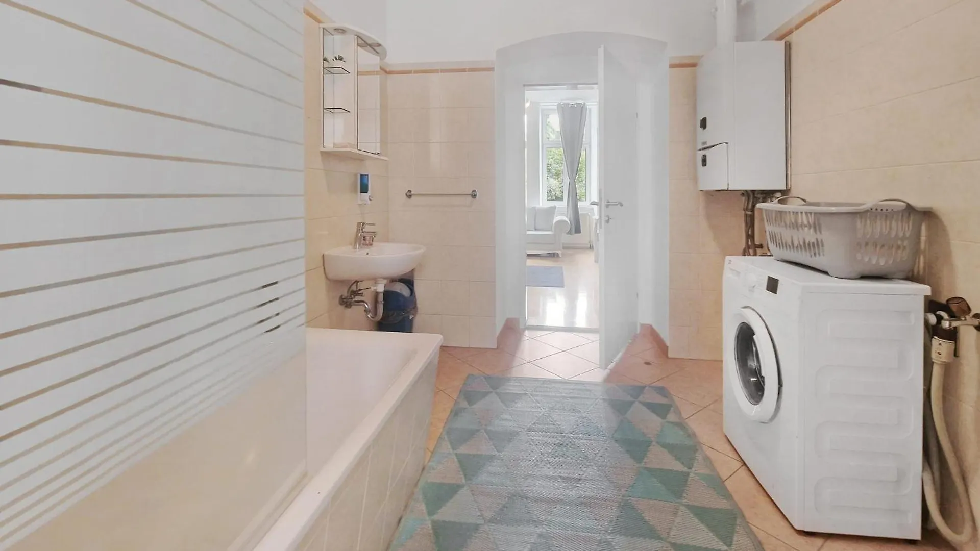 Apartment Three-Bedroom Delight, King-Size Beds Vienna Austria