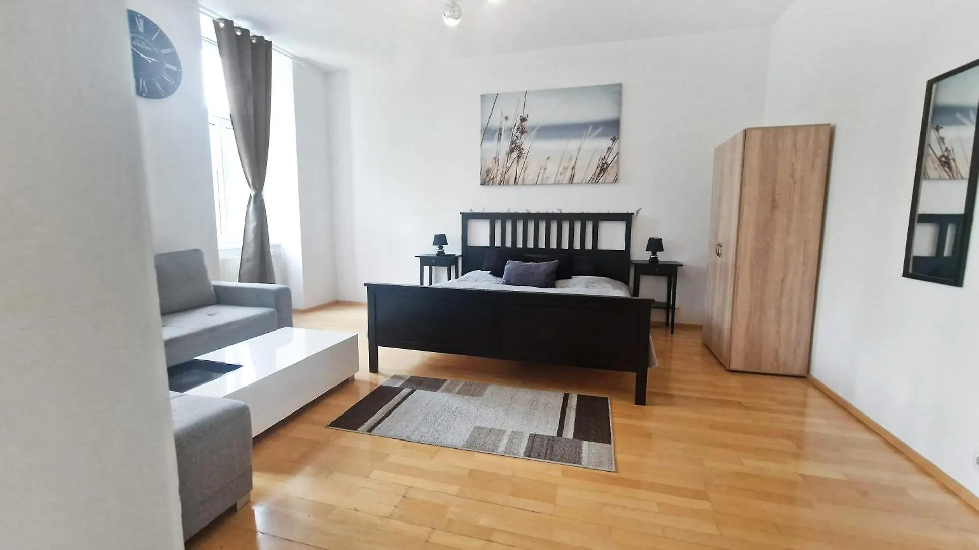 Three-Bedroom Delight, King-Size Beds Vienna Austria