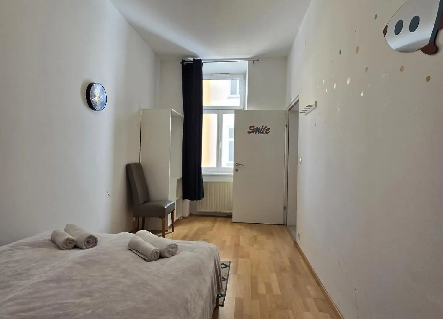 Three-Bedroom Delight, King-Size Beds Вена 0*,
